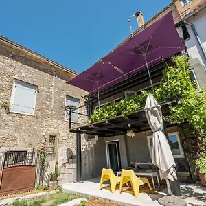 Birdhouse Motovun